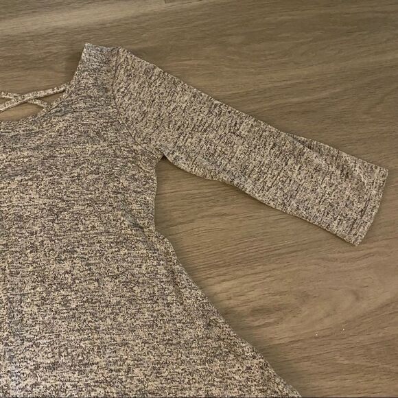 Olivia Rae grey flared tunic with criss cross open back sized medium - Picture 3 of 8